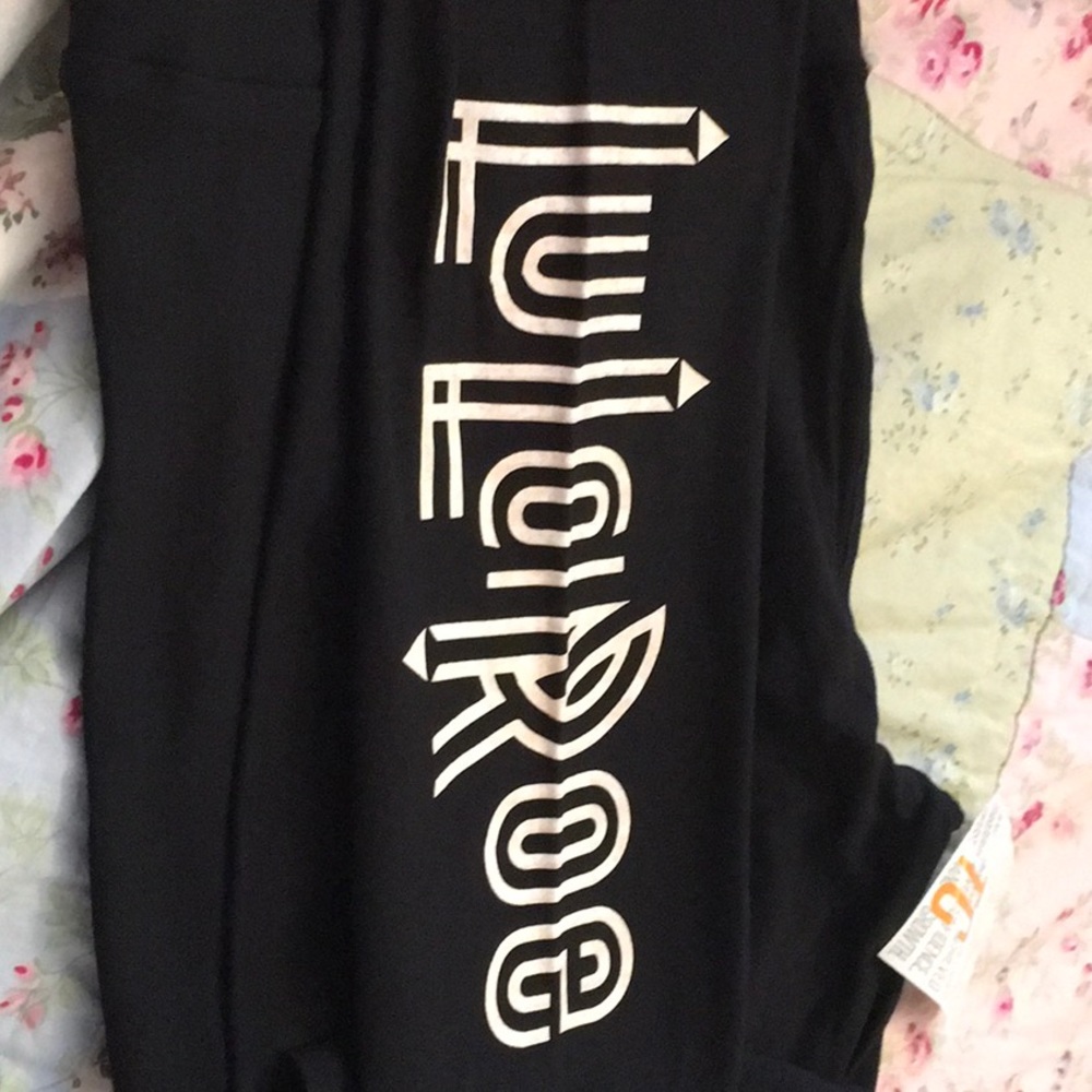 LuLaRoe black leggings size TC